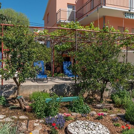 Apartments Villa Bella Vista Seget Трогир Экстерьер фото