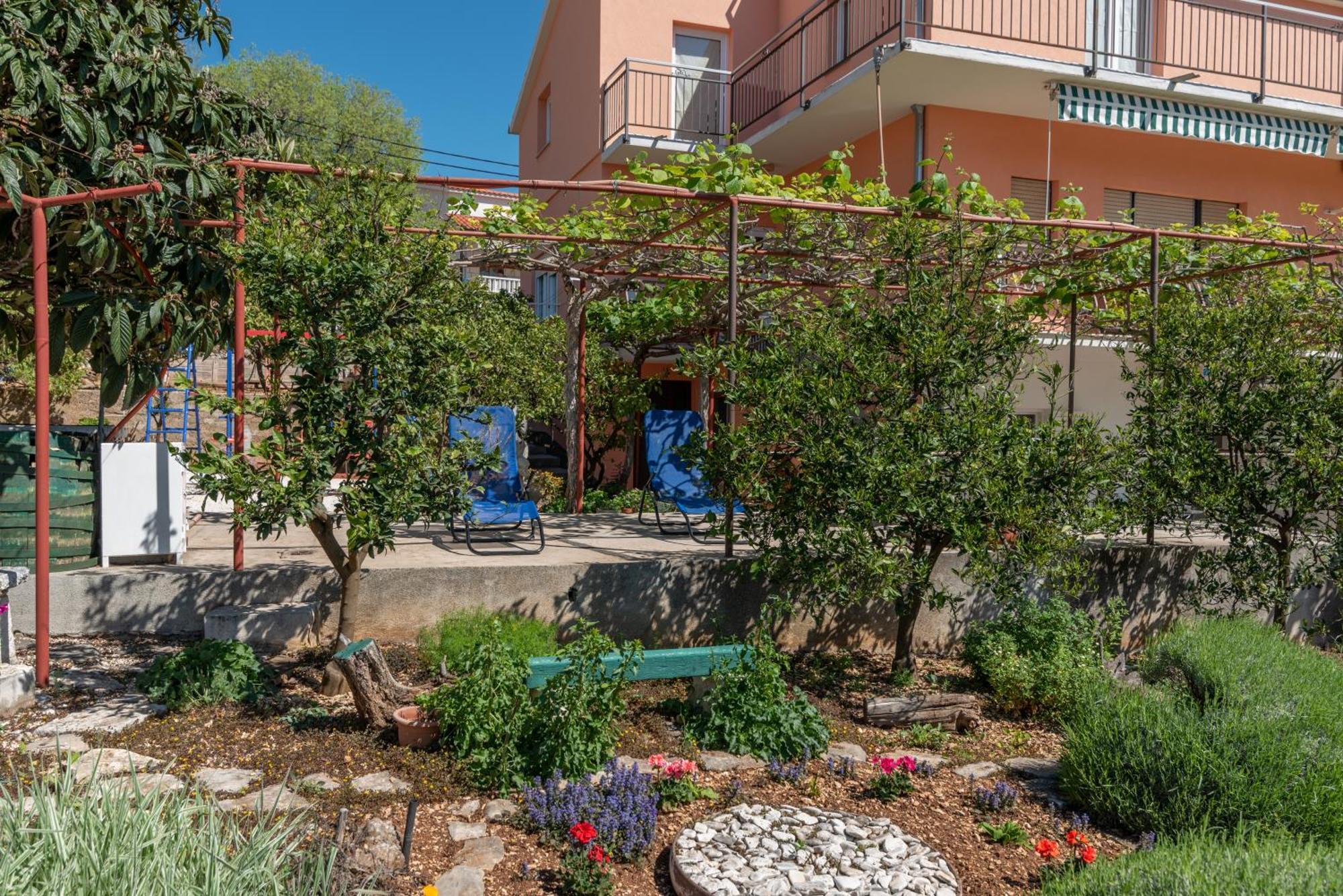 Apartments Villa Bella Vista Seget Трогир Экстерьер фото