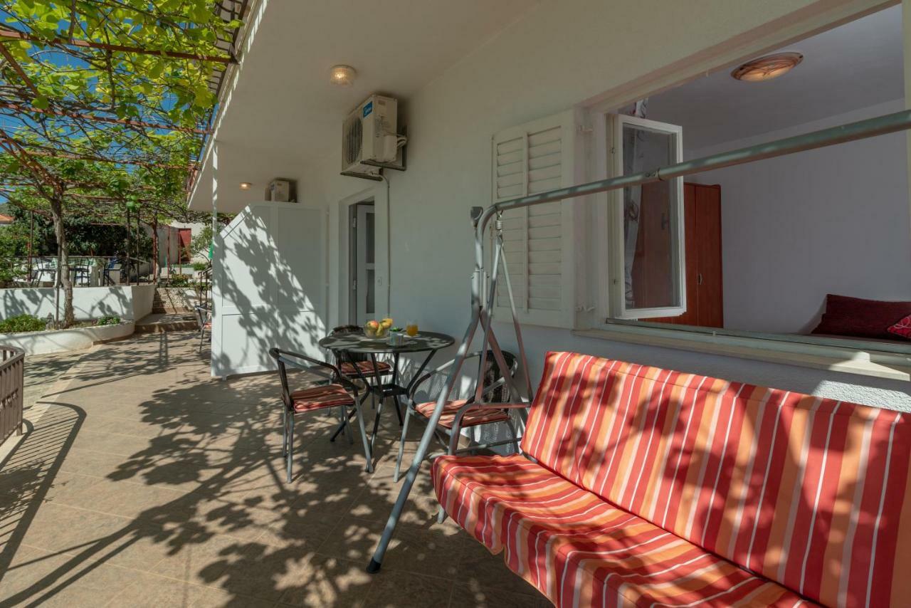 Apartments Villa Bella Vista Seget Трогир Экстерьер фото