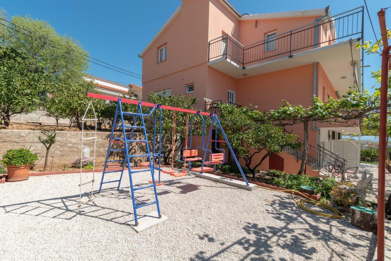 Apartments Villa Bella Vista Seget Трогир Экстерьер фото