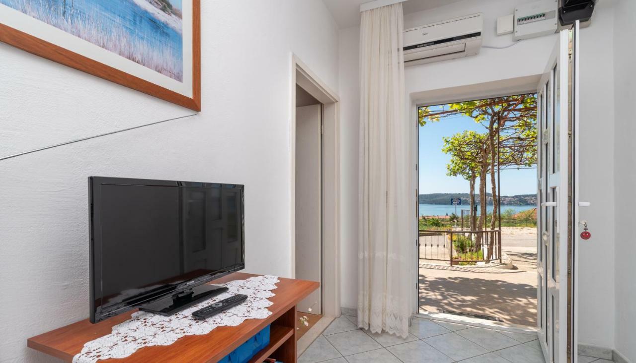 Apartments Villa Bella Vista Seget Трогир Экстерьер фото